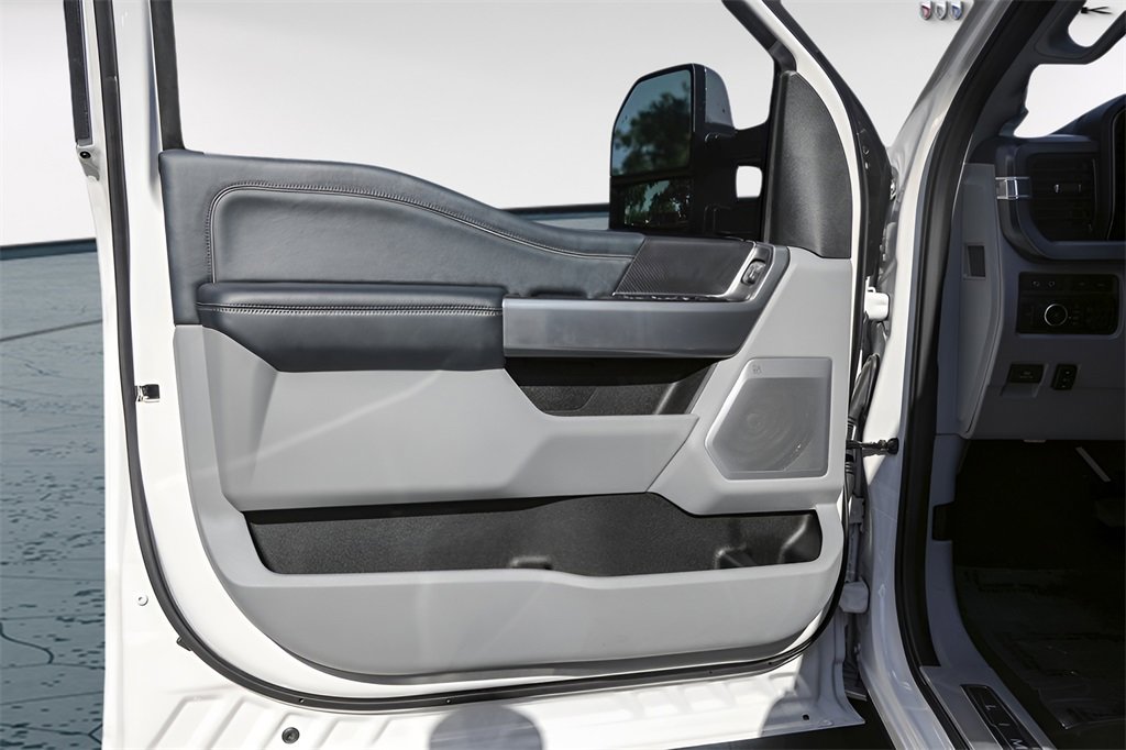 Used 2024 Ford F450 Limited w/ FX4 Off-Road Package image 30