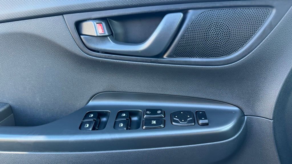 Used 2023 Hyundai Kona SEL image 16