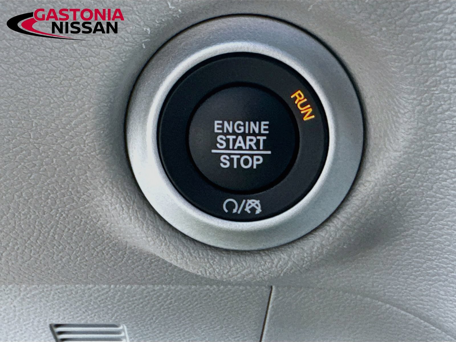 Used 2024 Chrysler Pacifica Touring-L FWD image 17
