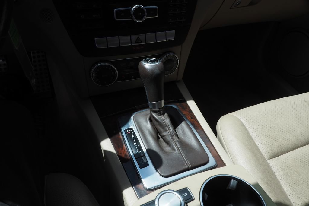Used 2013 Mercedes-Benz C 250 Sedan image 21