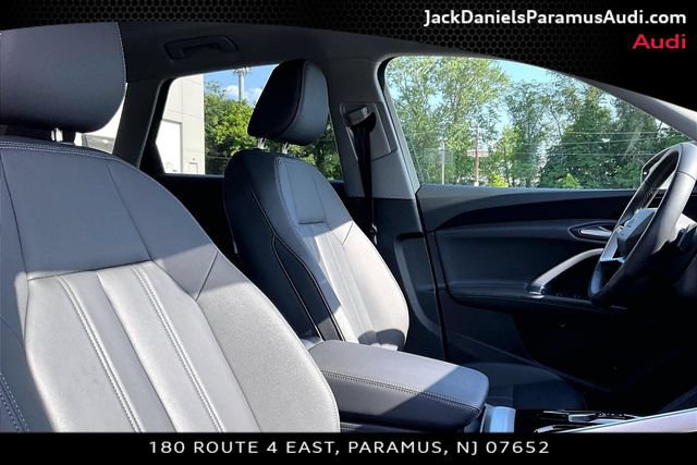 Used 2025 Audi Q5 Premium w/ Convenience Package AWD/4WD image 7