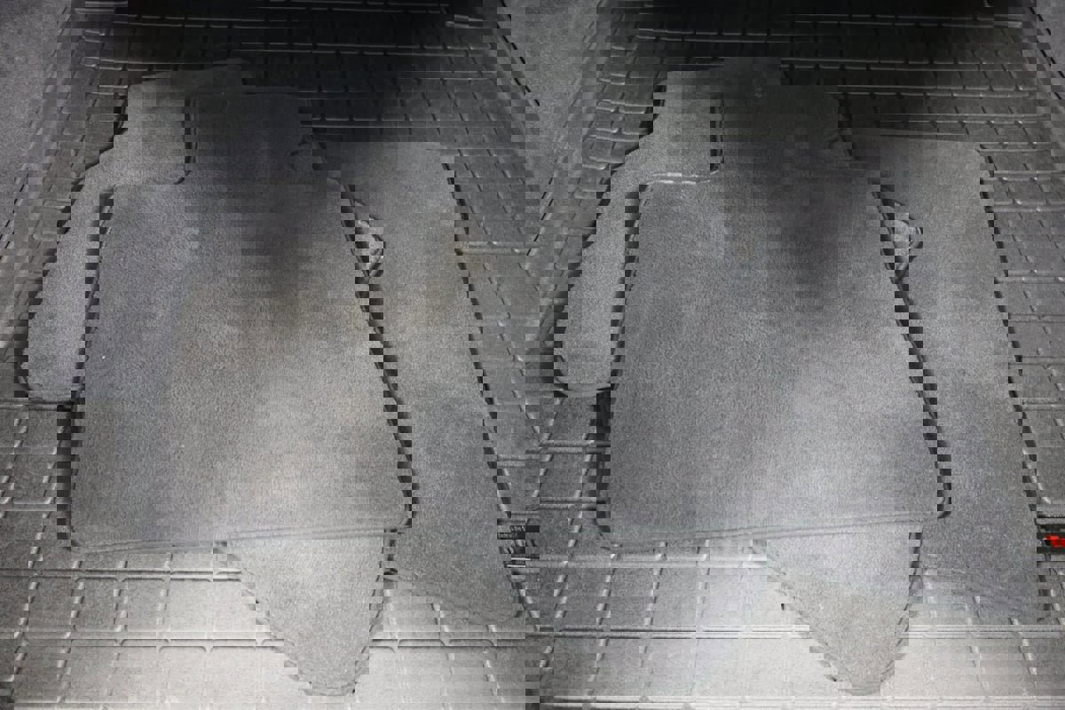 Used 2020 BMW X5 M50i w/ Premium Package image 48