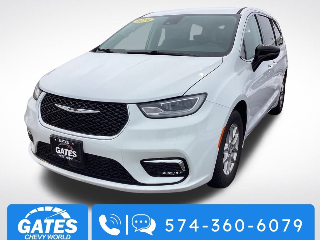 Used 2024 Chrysler Pacifica Touring-L image 5