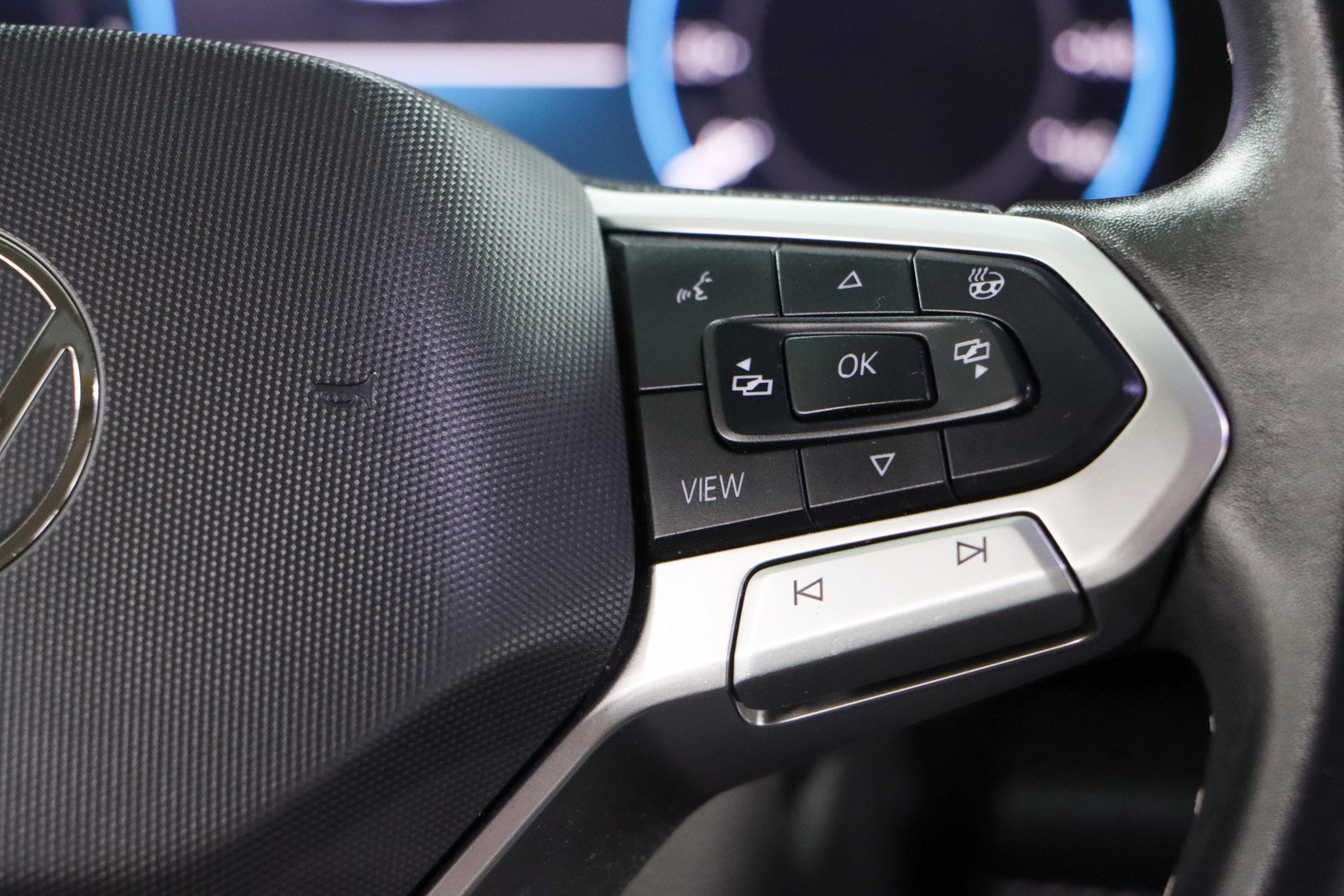 Used 2024 Volkswagen Atlas SE image 14