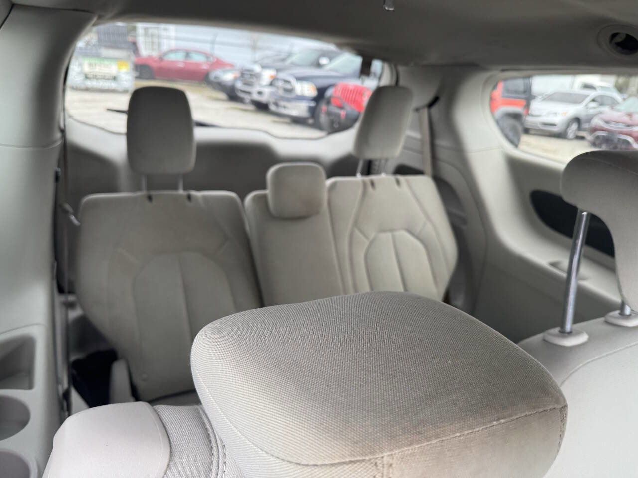 Used 2017 Chrysler Pacifica LX image 14