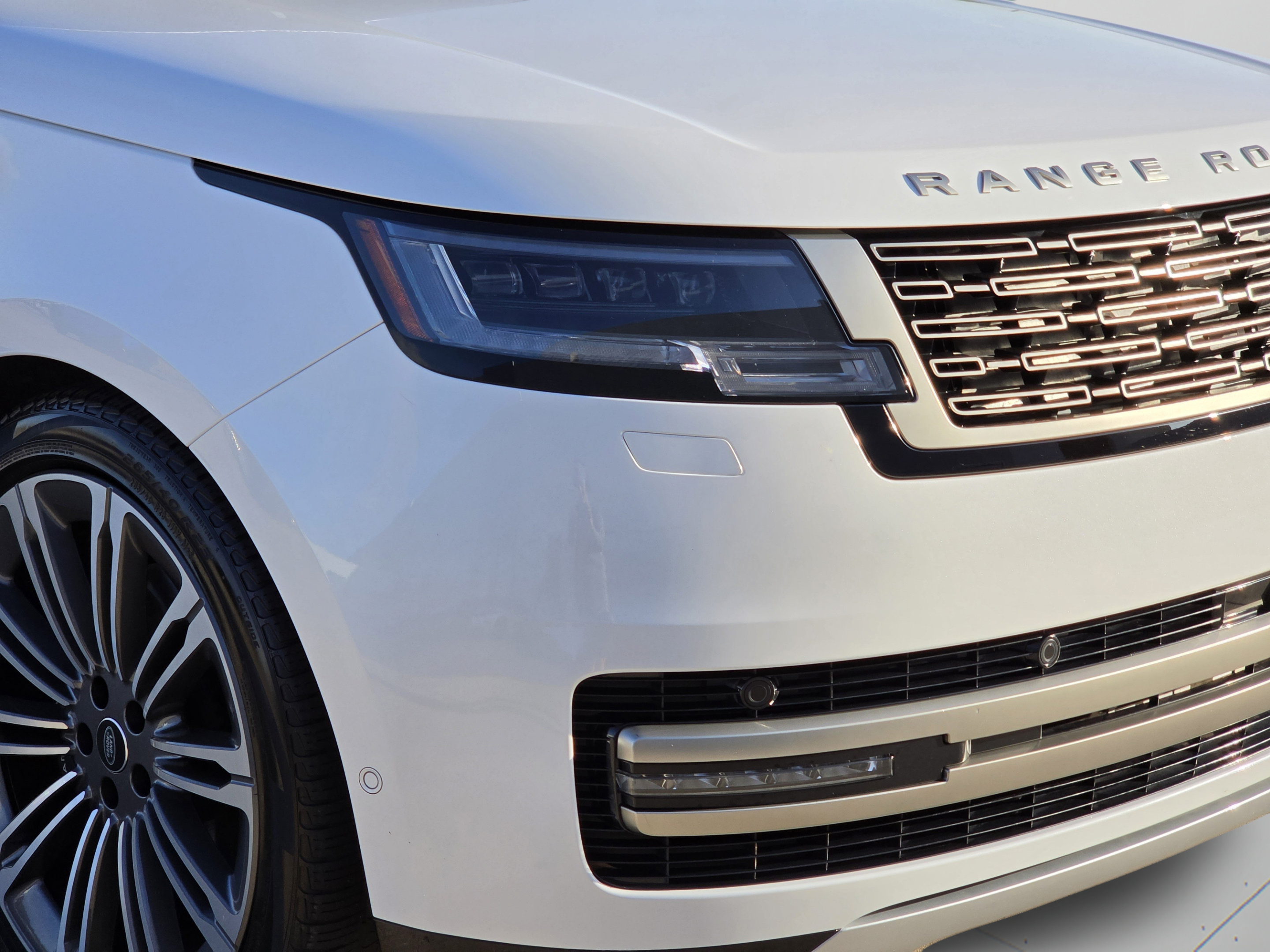 Certified 2024 Land Rover Range Rover SE AWD/4WD image 32
