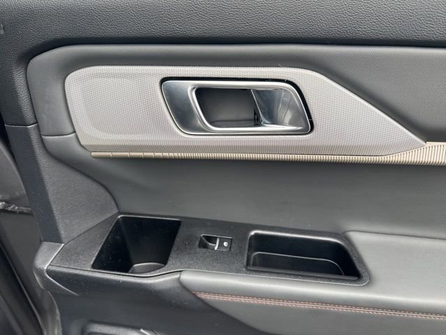 Used 2025 Ford Explorer Active image 14