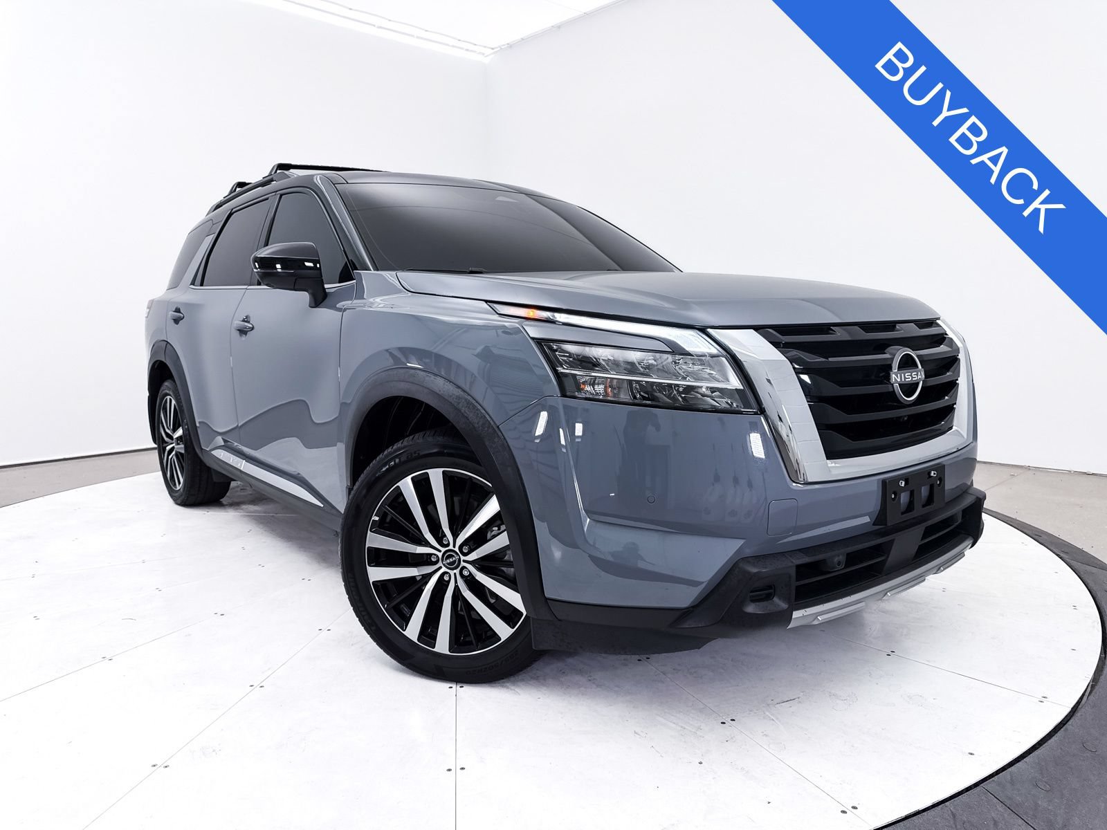 Used 2024 Nissan Pathfinder Platinum FWD video 1