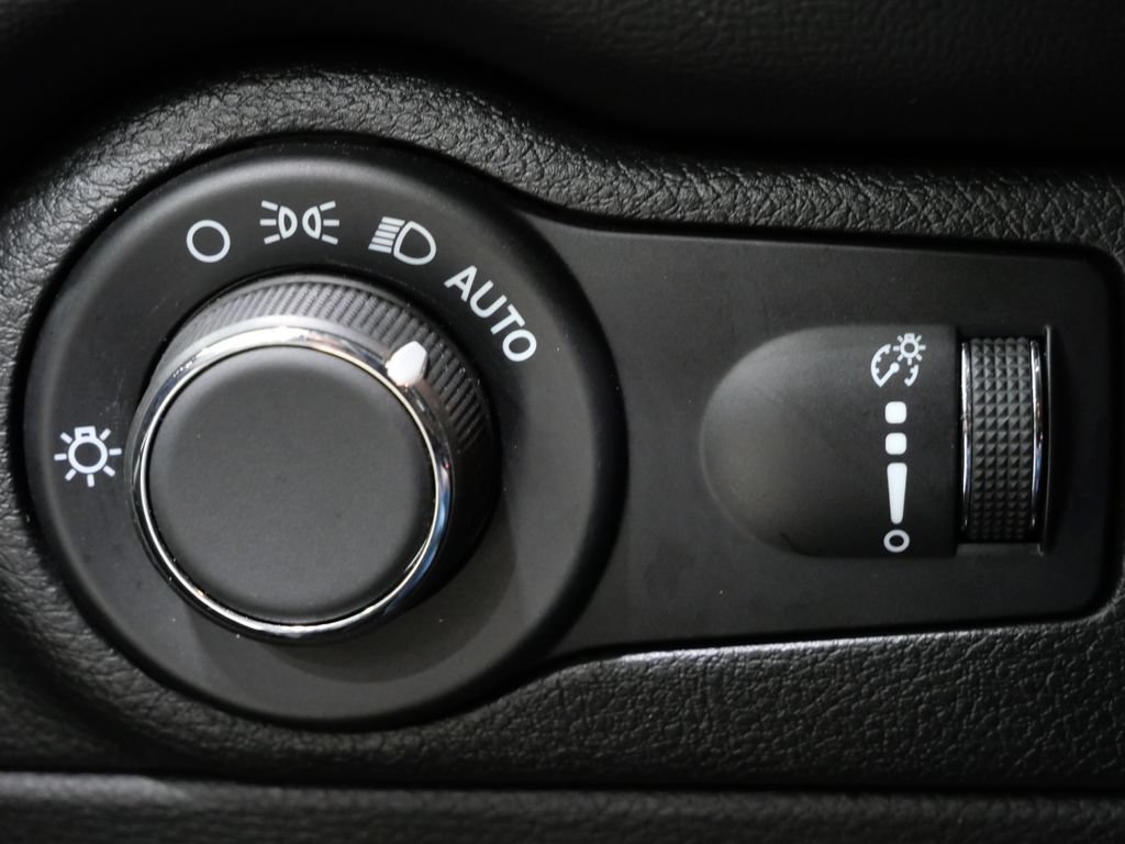 Used 2025 Dodge Durango GT AWD/4WD image 14