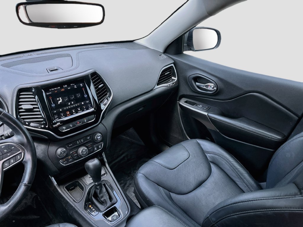 Used 2019 Jeep Cherokee Limited w/ Technology Group FWD image 23