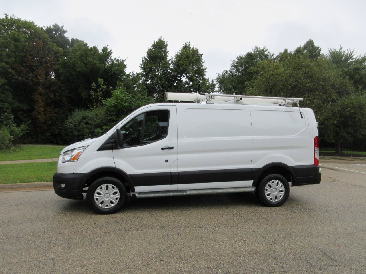 Used 2020 Ford Transit 250 Low Roof w/ Exterior Upgrade Package RWD image 33