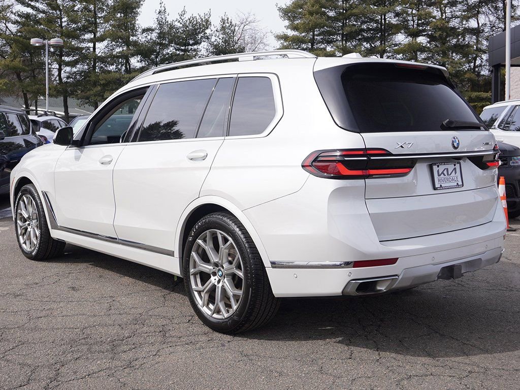 Used 2023 BMW X7 xDrive40i w/ Premium Package image 11