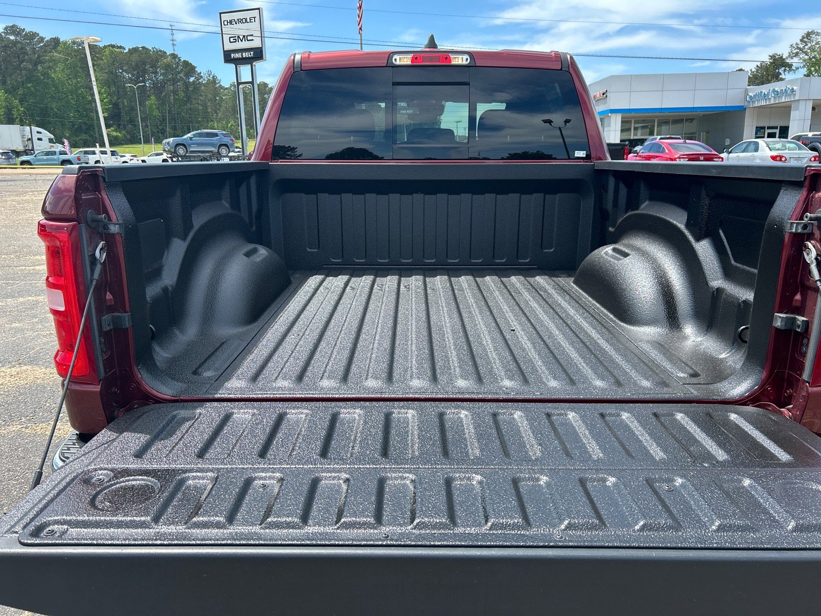 Used 2025 RAM 1500 Big Horn AWD/4WD image 5