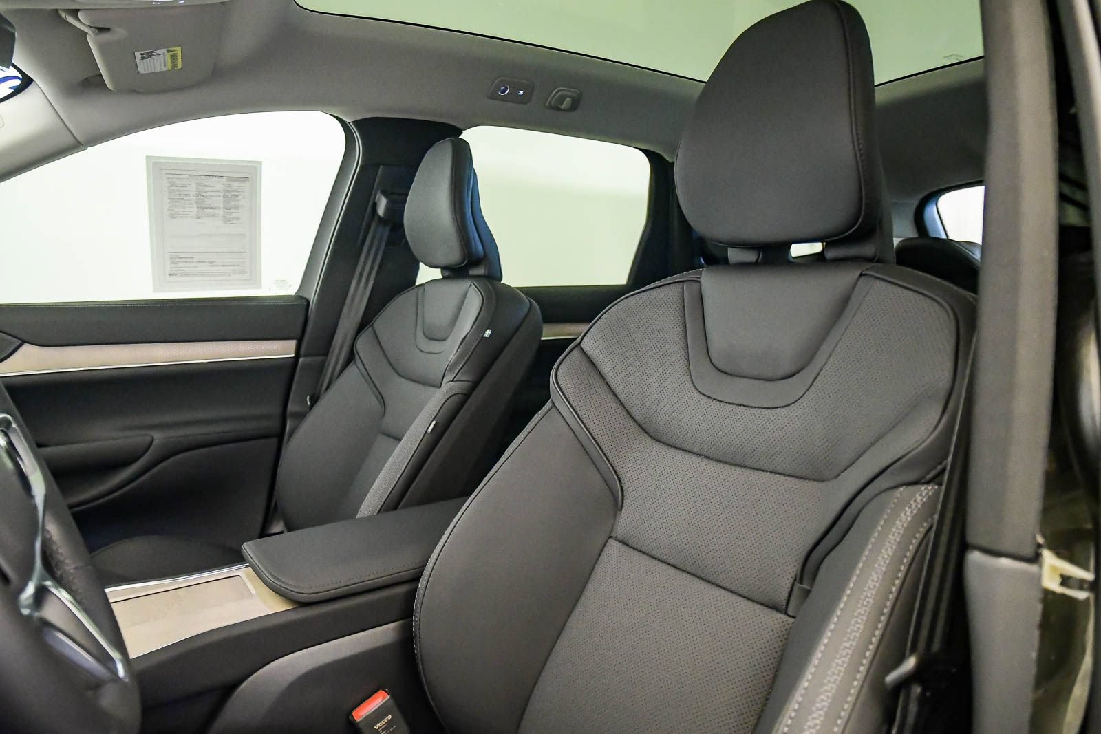 Certified 2026 Volvo EX90 Plus AWD/4WD image 17