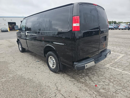 Used 2019 Chevrolet Express 2500 w/ Driver Convenience Package RWD image 4
