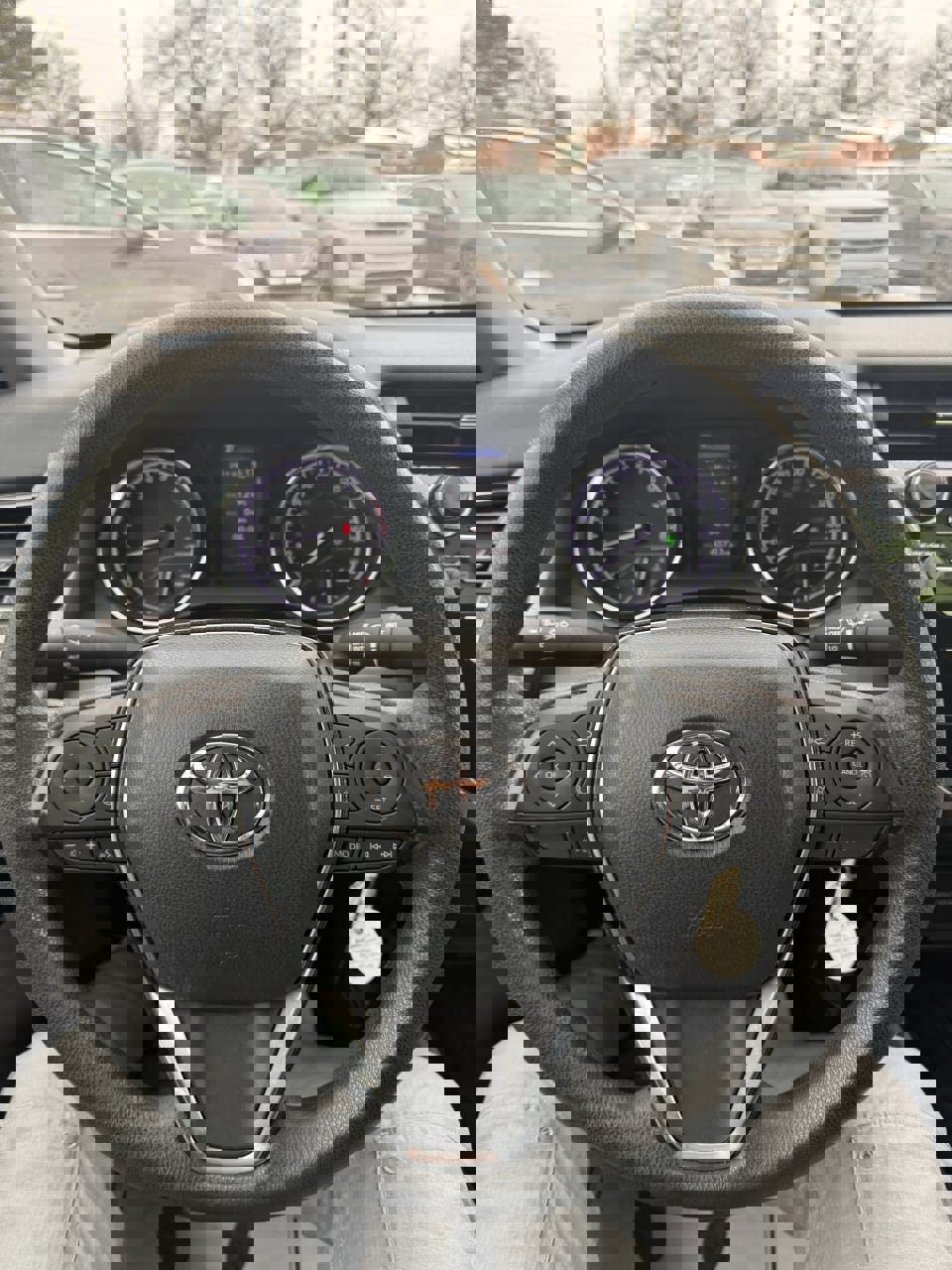 Used 2020 Toyota Camry LE image 18