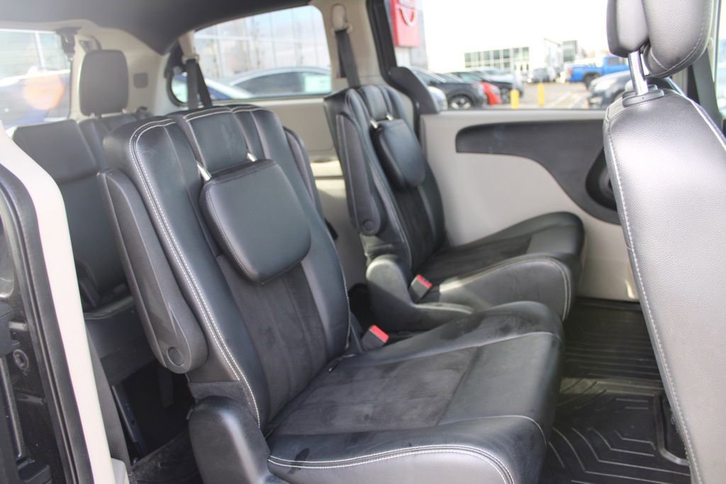 Used 2019 Dodge Grand Caravan SXT image 22