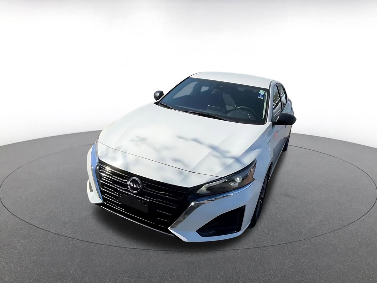 Used 2025 Nissan Altima 2.5 SV FWD image 7