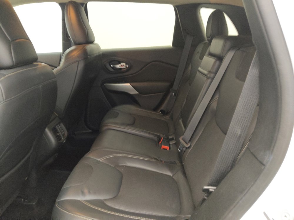 Used 2018 Jeep Cherokee Latitude Plus image 18