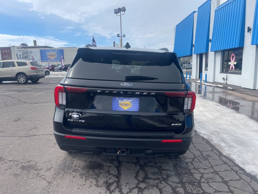 Used 2025 Ford Explorer Active image 6