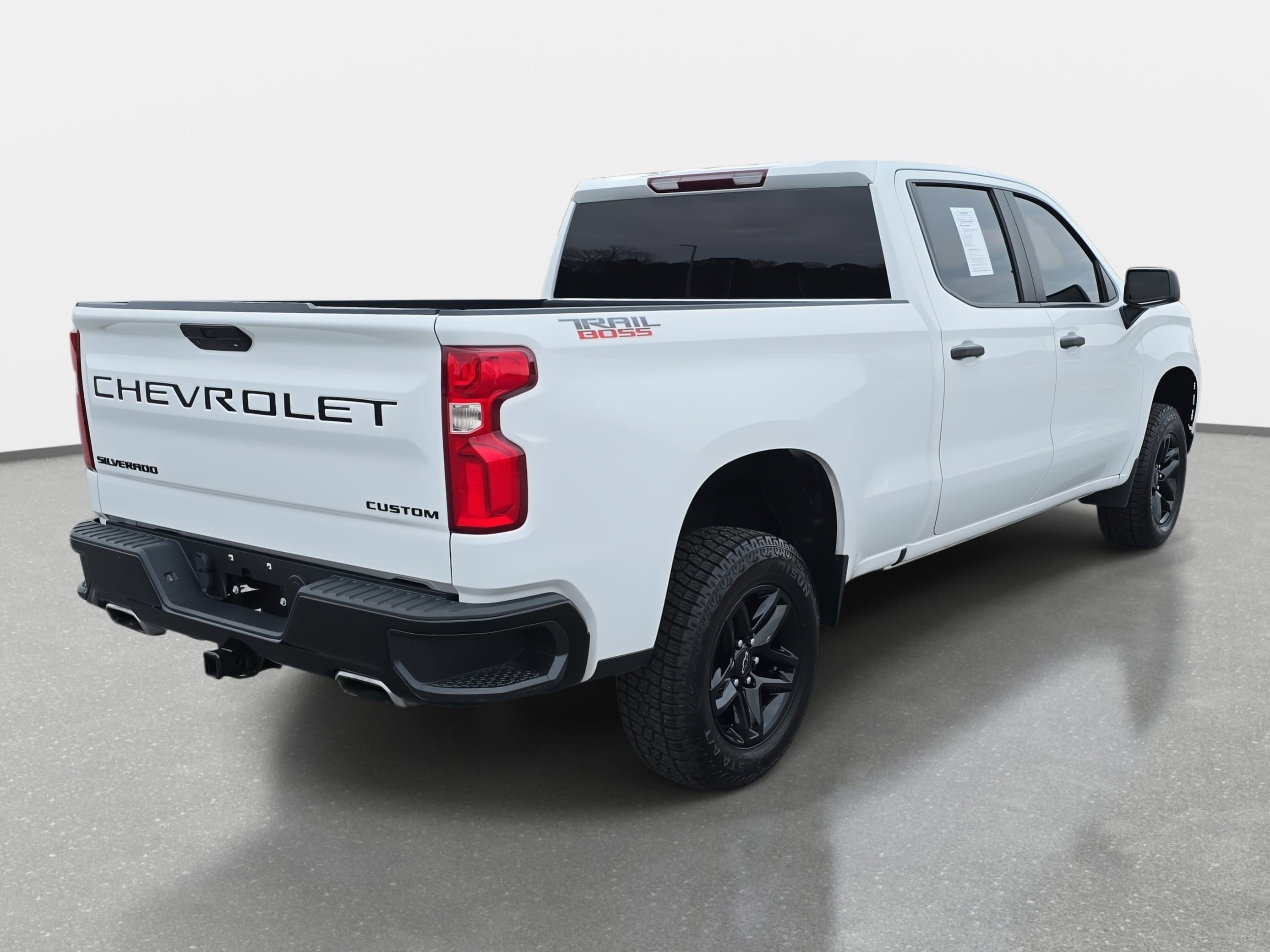 Used 2021 Chevrolet Silverado 1500 Custom Trail Boss w/ LPO, Dark Essentials Package image 5