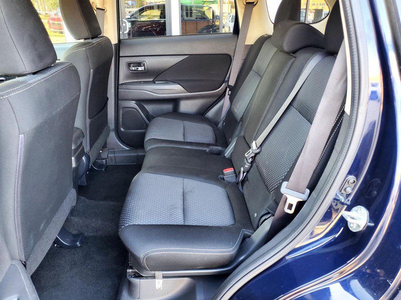 Used 2016 Mitsubishi Outlander SE AWD/4WD image 15