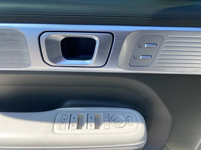 Certified 2025 Hyundai Santa Fe Calligraphy image 12