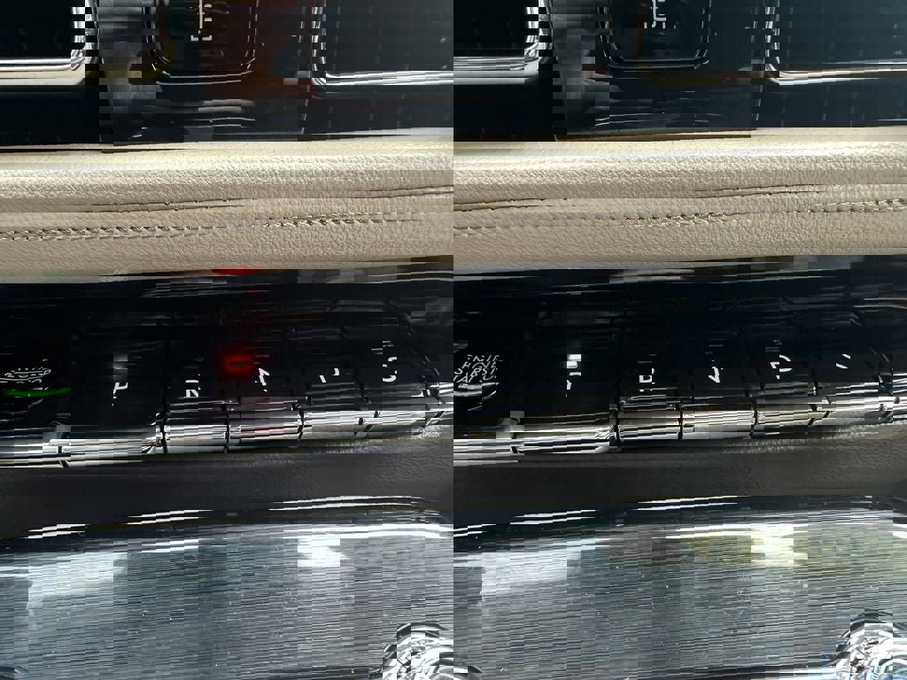 Used 2023 Lincoln Nautilus Reserve image 18