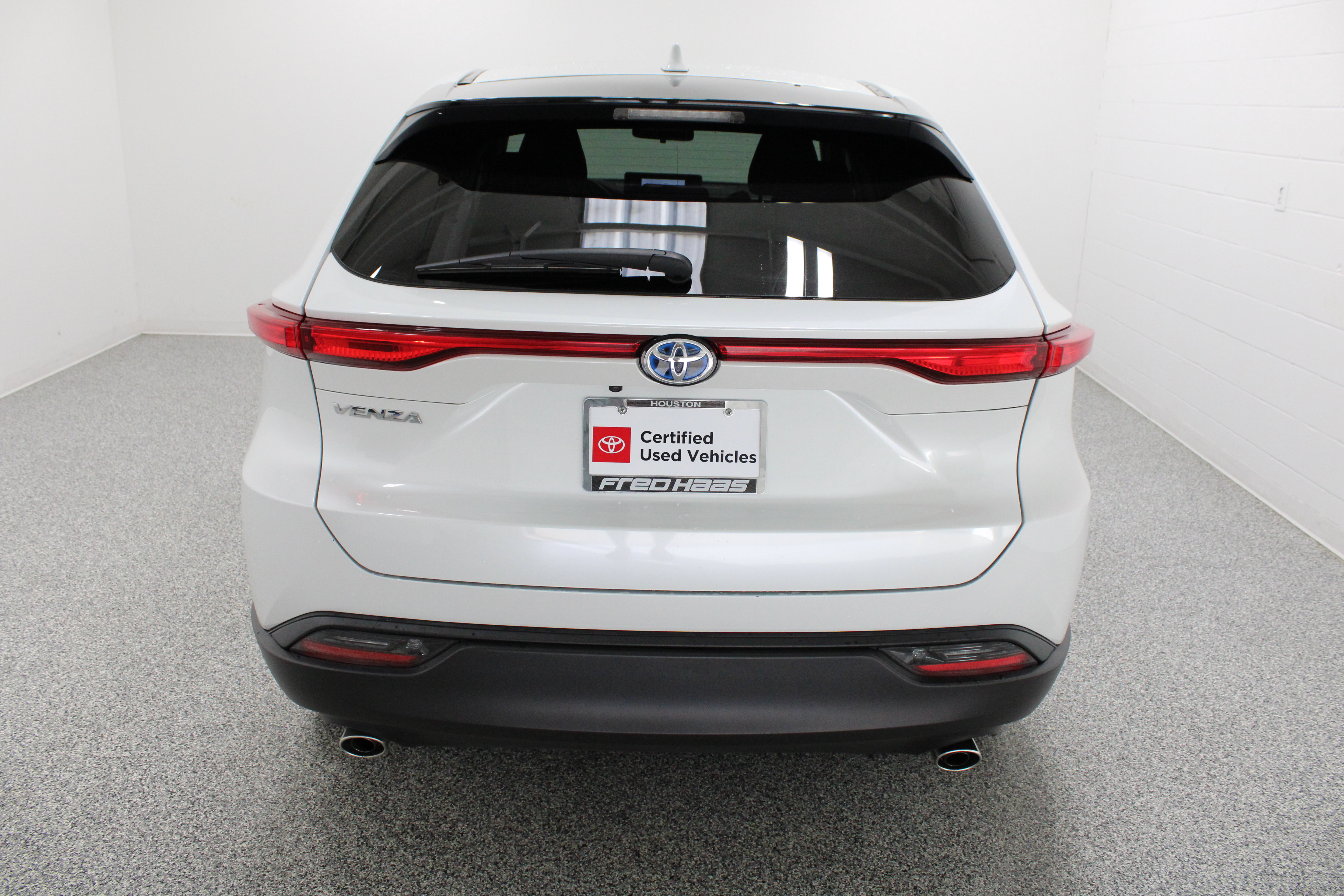 Certified 2023 Toyota Venza LE AWD/4WD image 8