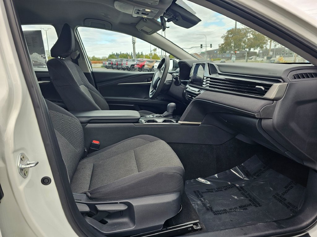 Used 2025 Toyota Camry LE FWD image 10