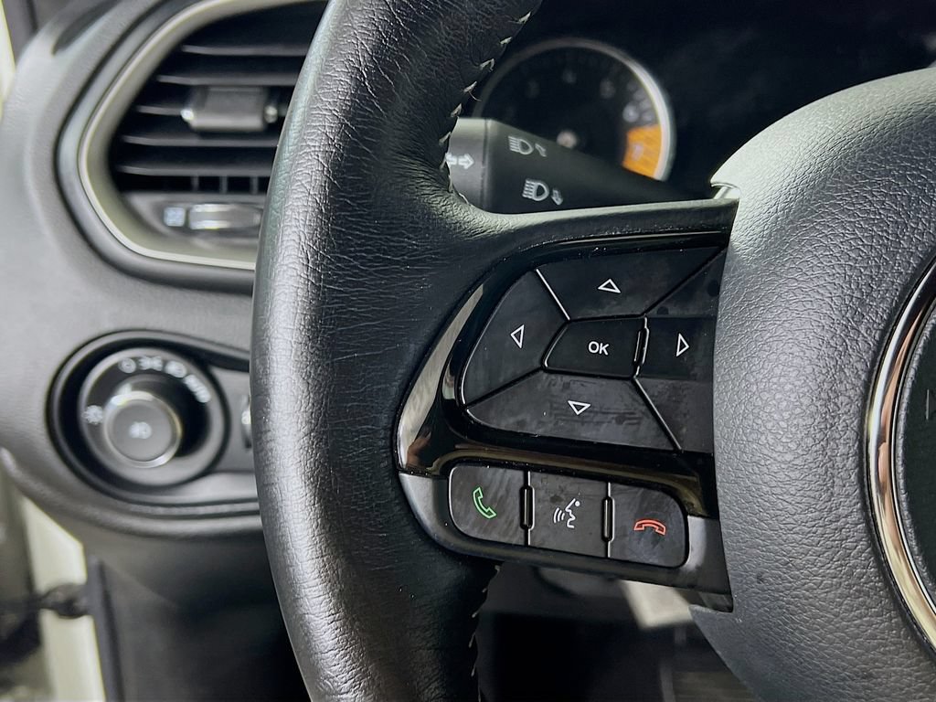 Used 2021 Jeep Renegade Latitude AWD/4WD image 20