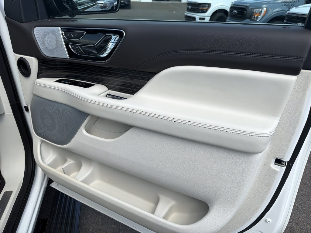Certified 2023 Lincoln Navigator Black Label AWD/4WD image 15
