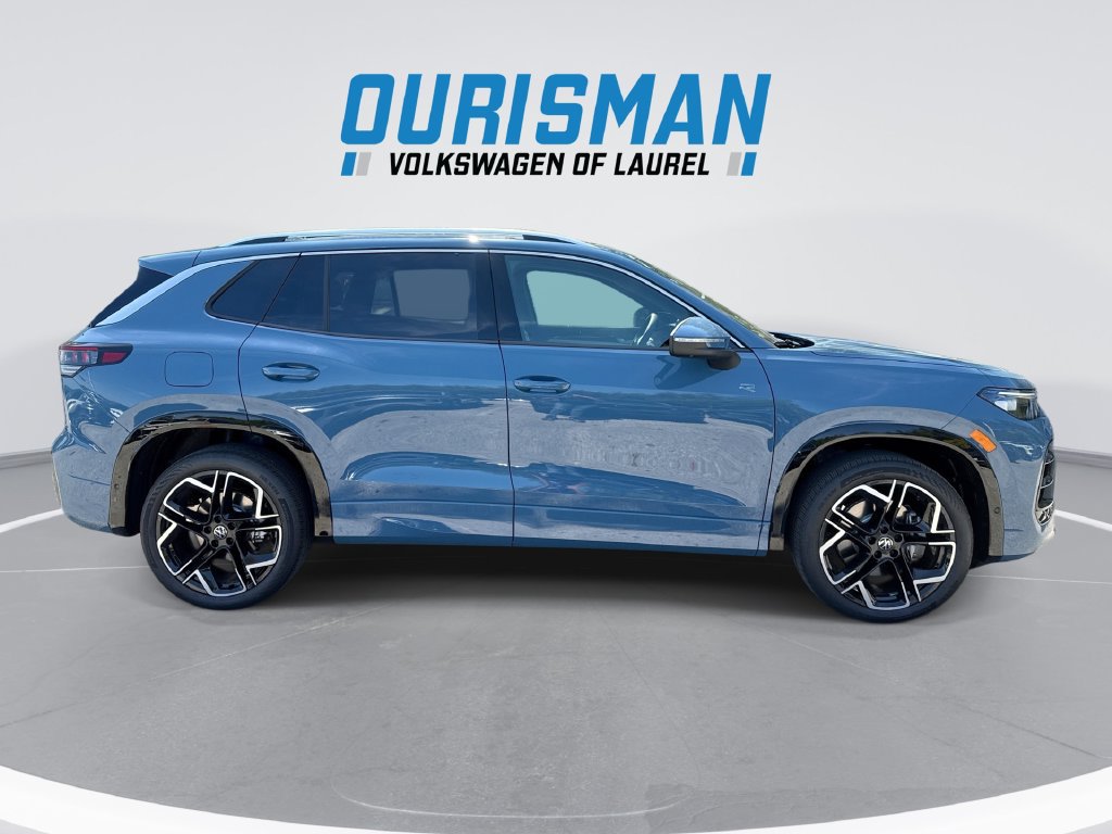 New 2026 Volkswagen Tiguan SEL R-Line AWD/4WD image 9