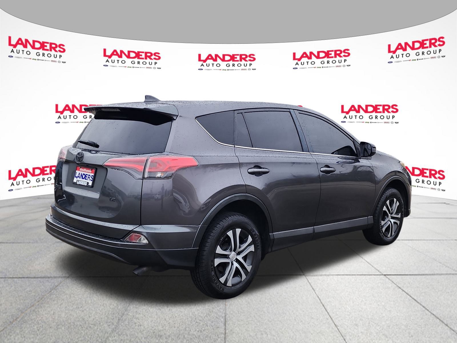 Used 2018 Toyota RAV4 LE image 3