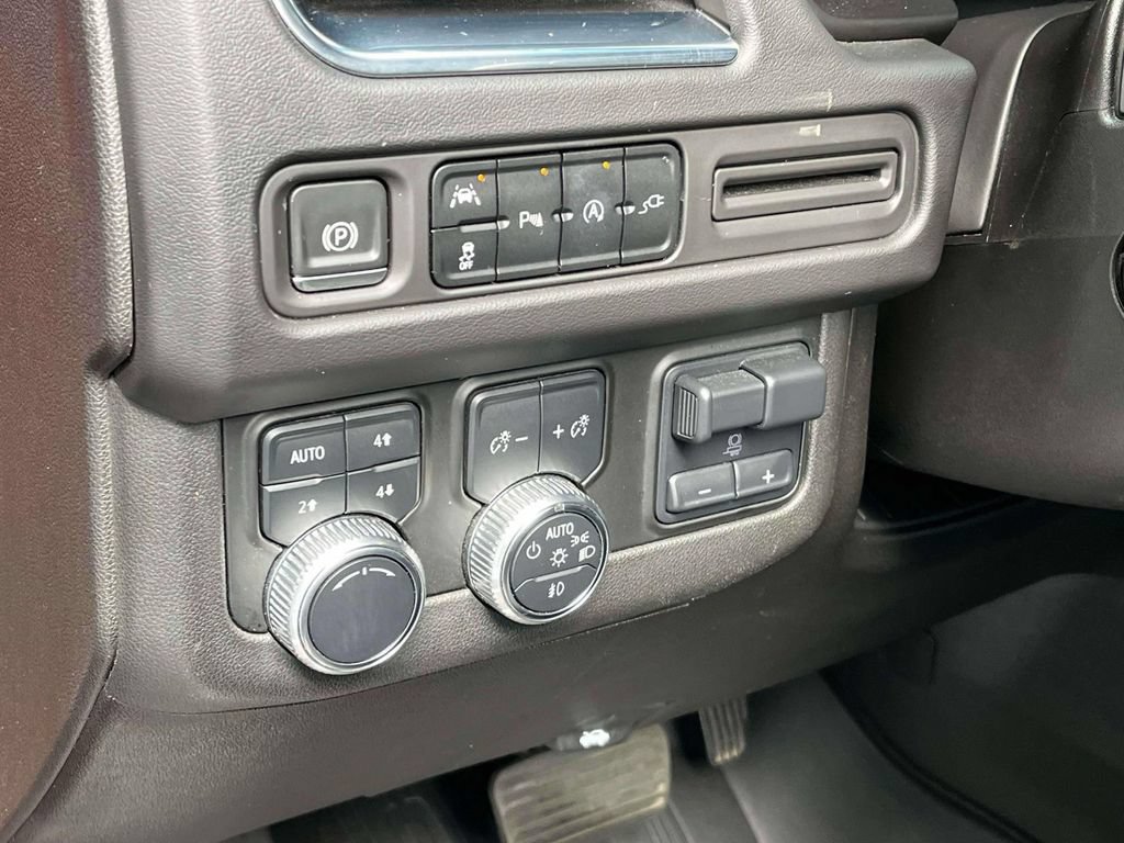 Used 2021 GMC Yukon SLT w/ SLT Luxury Plus Package AWD/4WD image 32