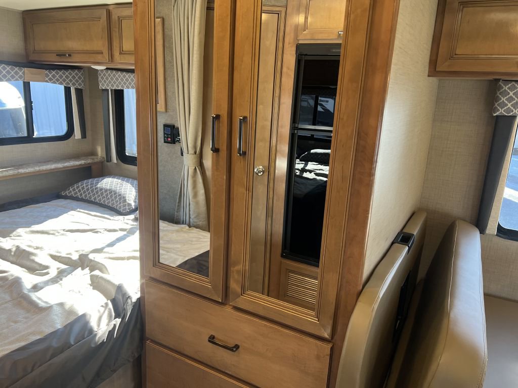 Used 2018 Mercedes-Benz Sprinter 3500 image 77