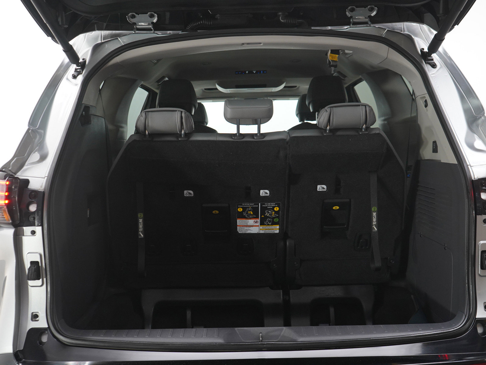 Used 2024 Toyota Sienna Limited AWD/4WD image 19