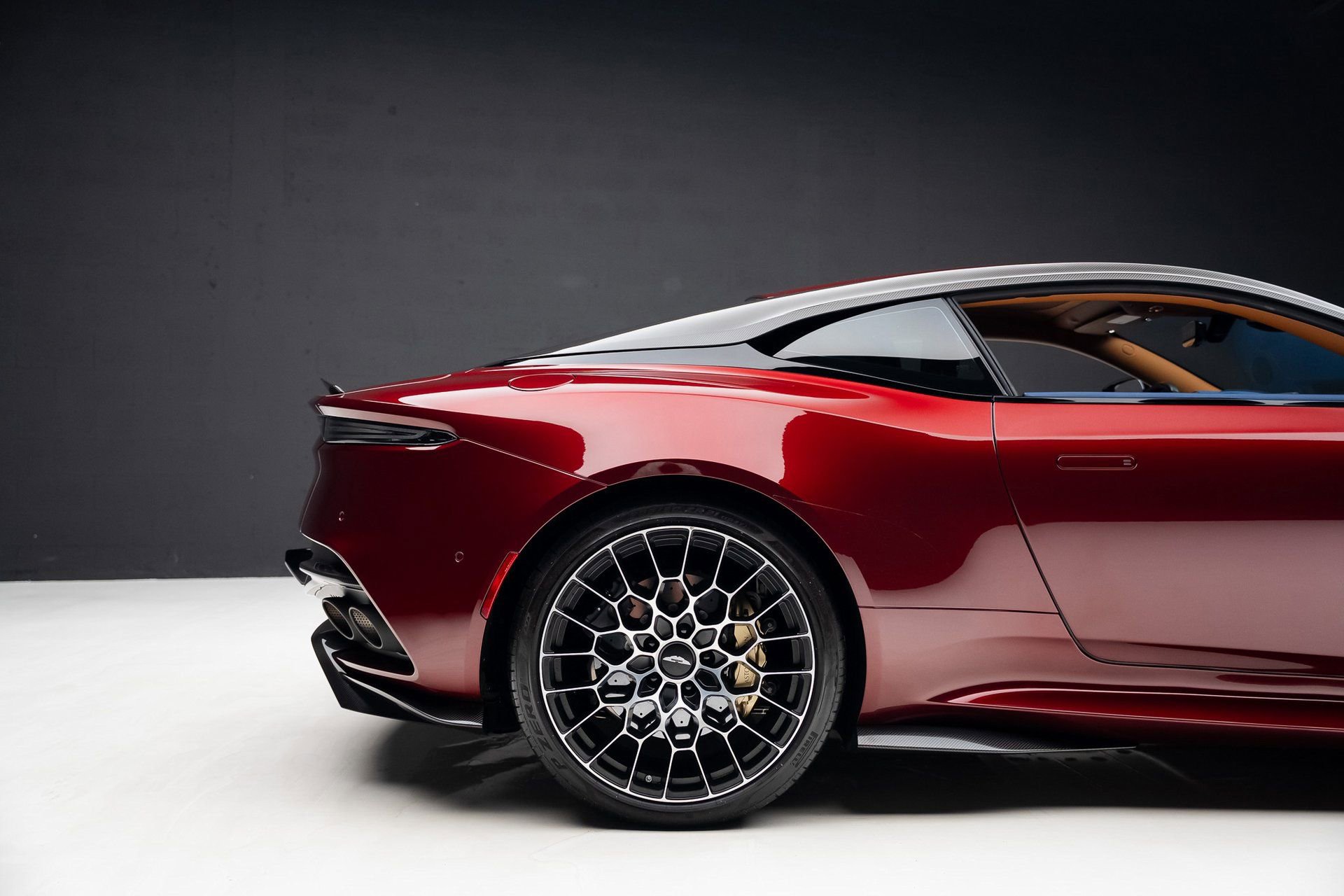 Used 2023 Aston Martin DBS Coupe image 42