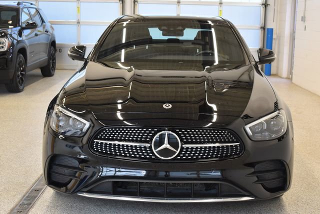 Used 2022 Mercedes-Benz E 450 4MATIC Sedan image 3