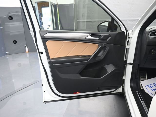 Used 2023 Volkswagen Tiguan SE R-Line FWD image 10