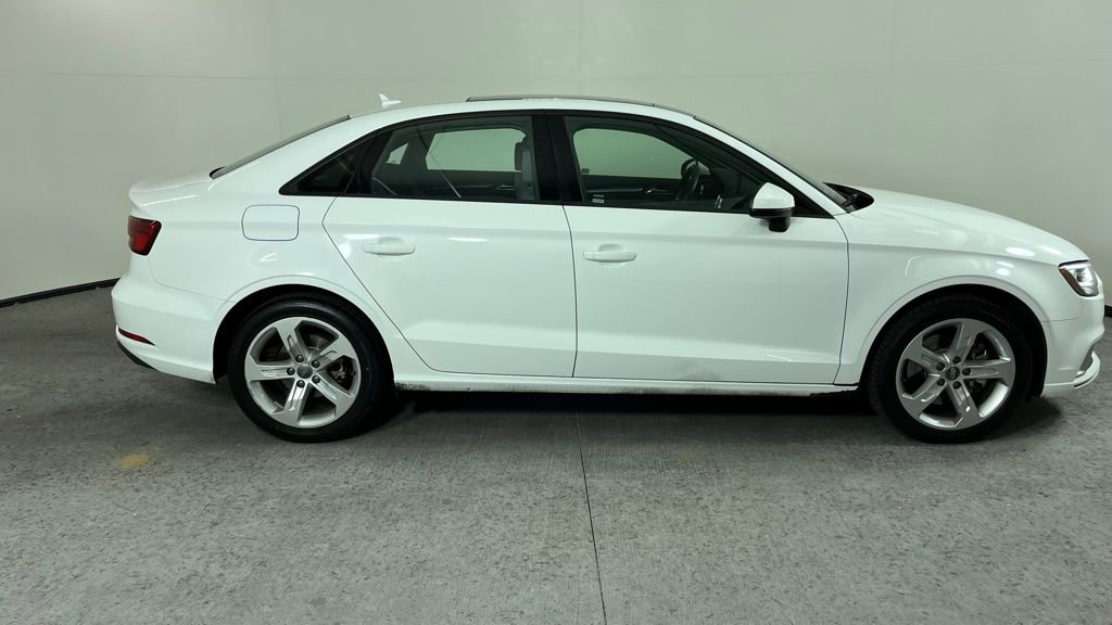 Used 2018 Audi A3 2.0T Premium image 2