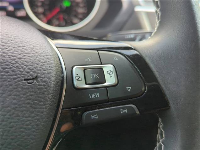 Used 2021 Volkswagen Tiguan SE w/ Panoramic Sunroof Package FWD image 17
