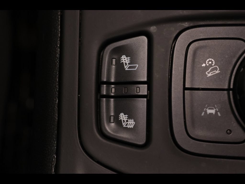 Used 2023 GMC Terrain SLT w/ Elevation Edition AWD/4WD image 27