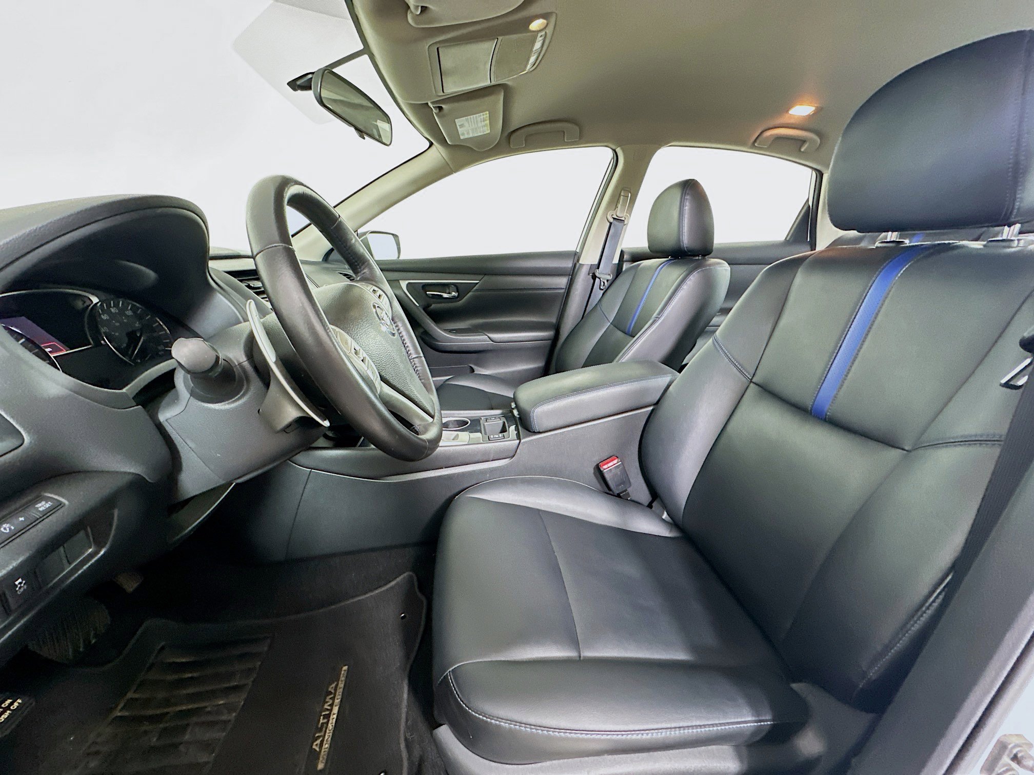 Used 2018 Nissan Altima 2.5 SR w/ SR Midnight Edition FWD image 13