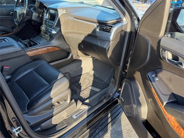 Used 2020 Chevrolet Suburban Premier image 17