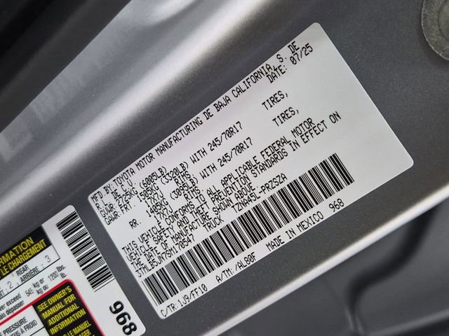 Used 2025 Toyota Tacoma SR5 AWD/4WD image 32