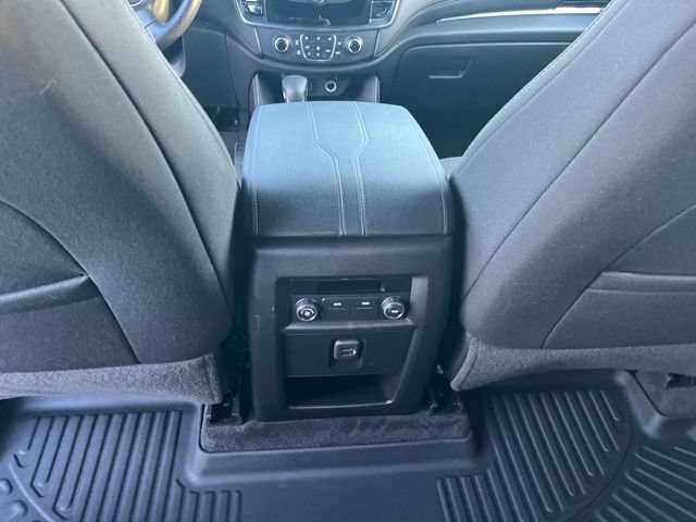 Used 2023 Chevrolet Traverse LT FWD image 16