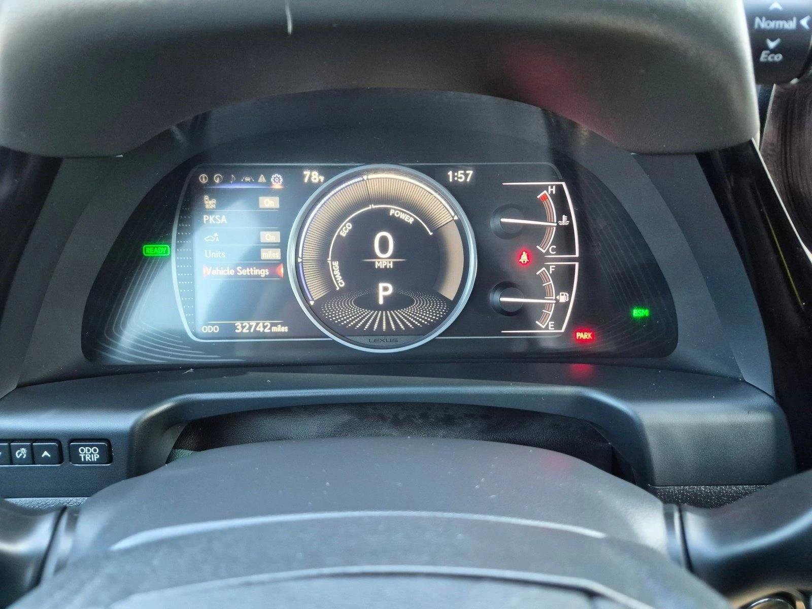 Used 2025 Lexus ES 300h w/ Premium Package FWD image 11