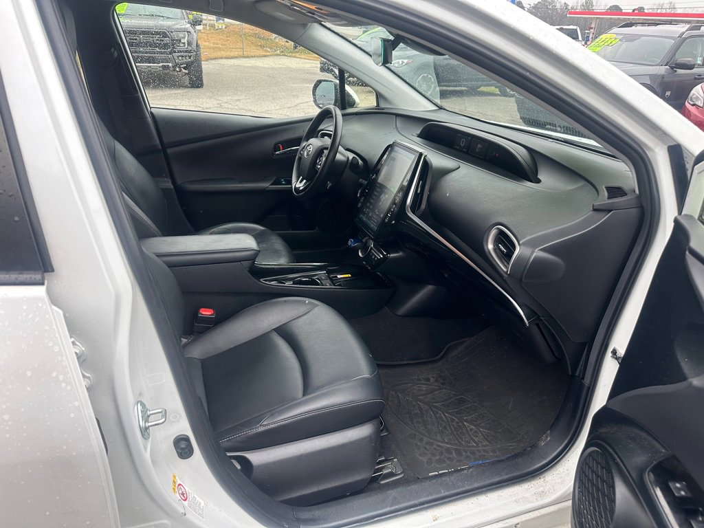 Used 2021 Toyota Prius Prime XLE image 21