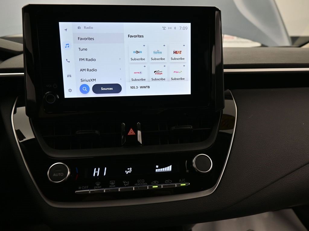 Used 2023 Toyota Corolla LE image 19